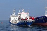 군산해경, 바다서 무단으로 기름 옮긴 외국적 유조선 4척 검거